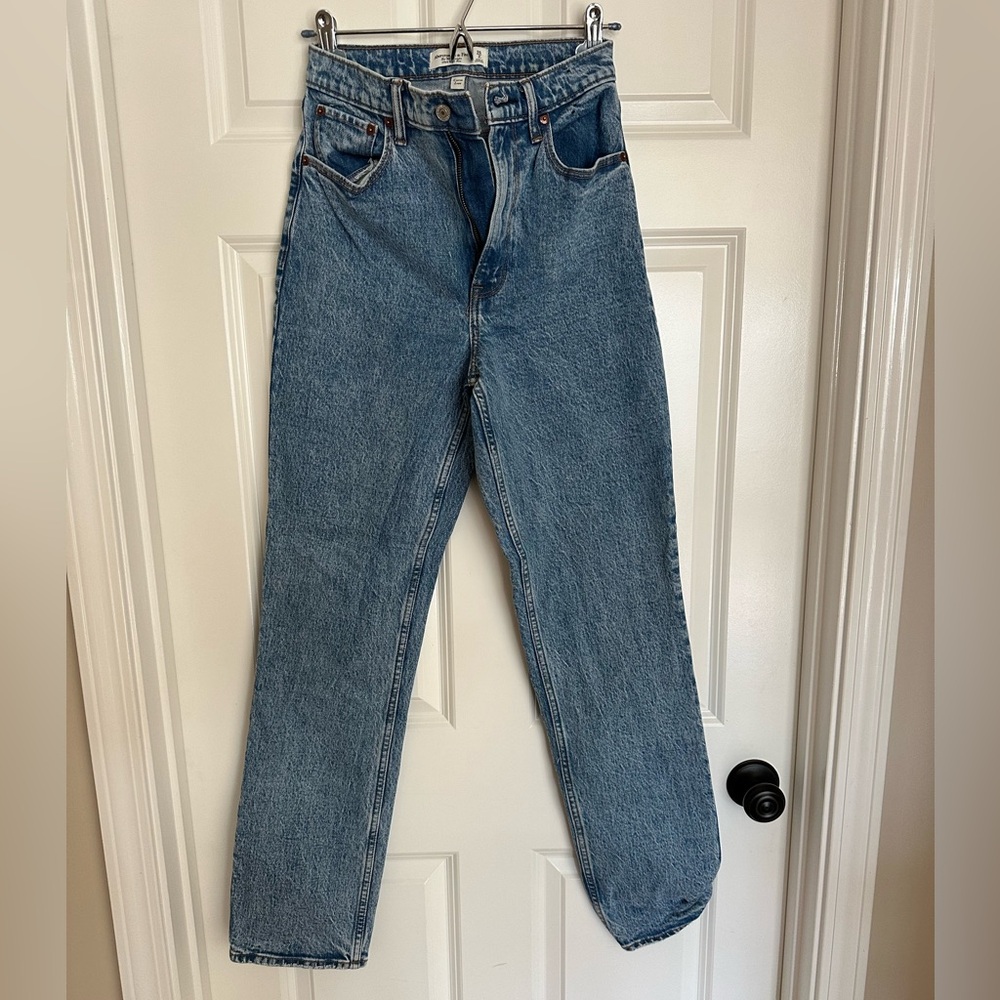 Abercrombie curve love straight leg jean